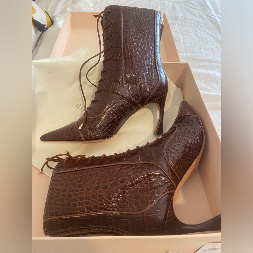 ALEXANDRE BIRMAN GINNY CROCODILE-EMBOSSED WOMENS LEATHER HEEL BOOTS SZ 6.5 NEW